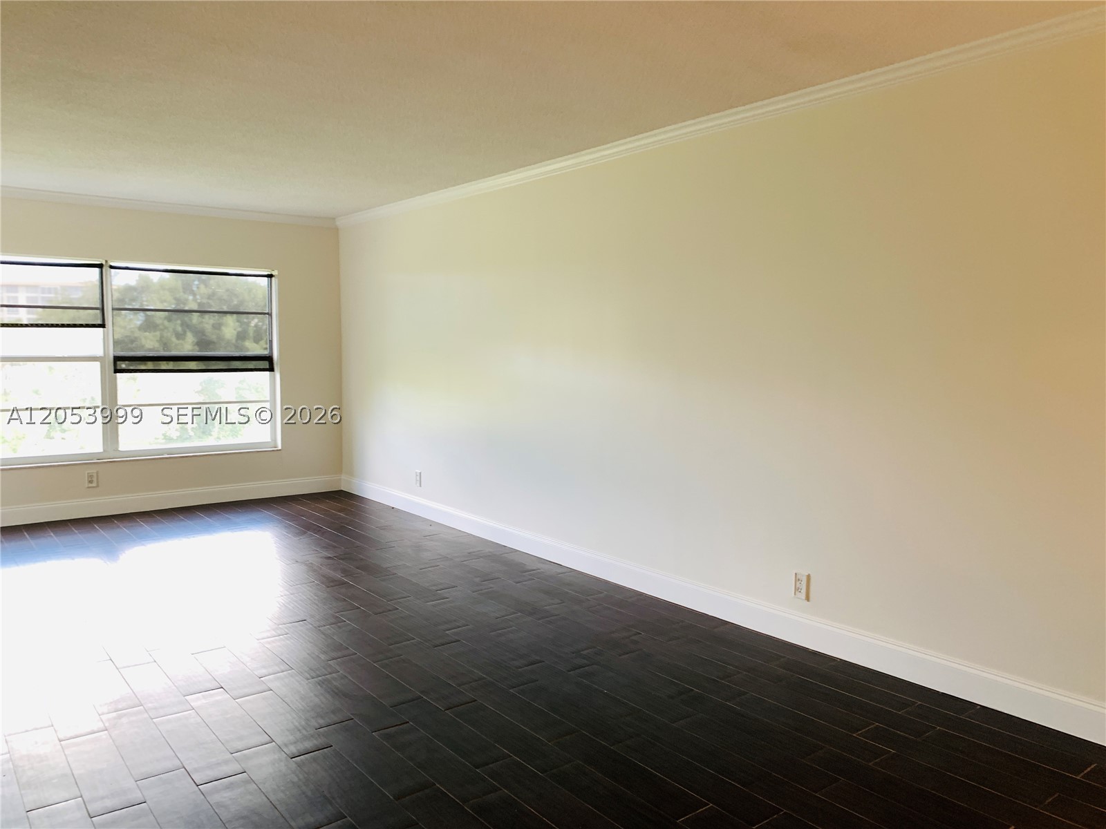 2850 N Palm Aire Dr 404 Property Photo 7