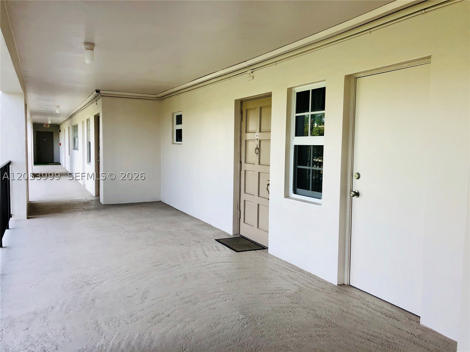 2850 N Palm Aire Dr 404 Property Photo 35