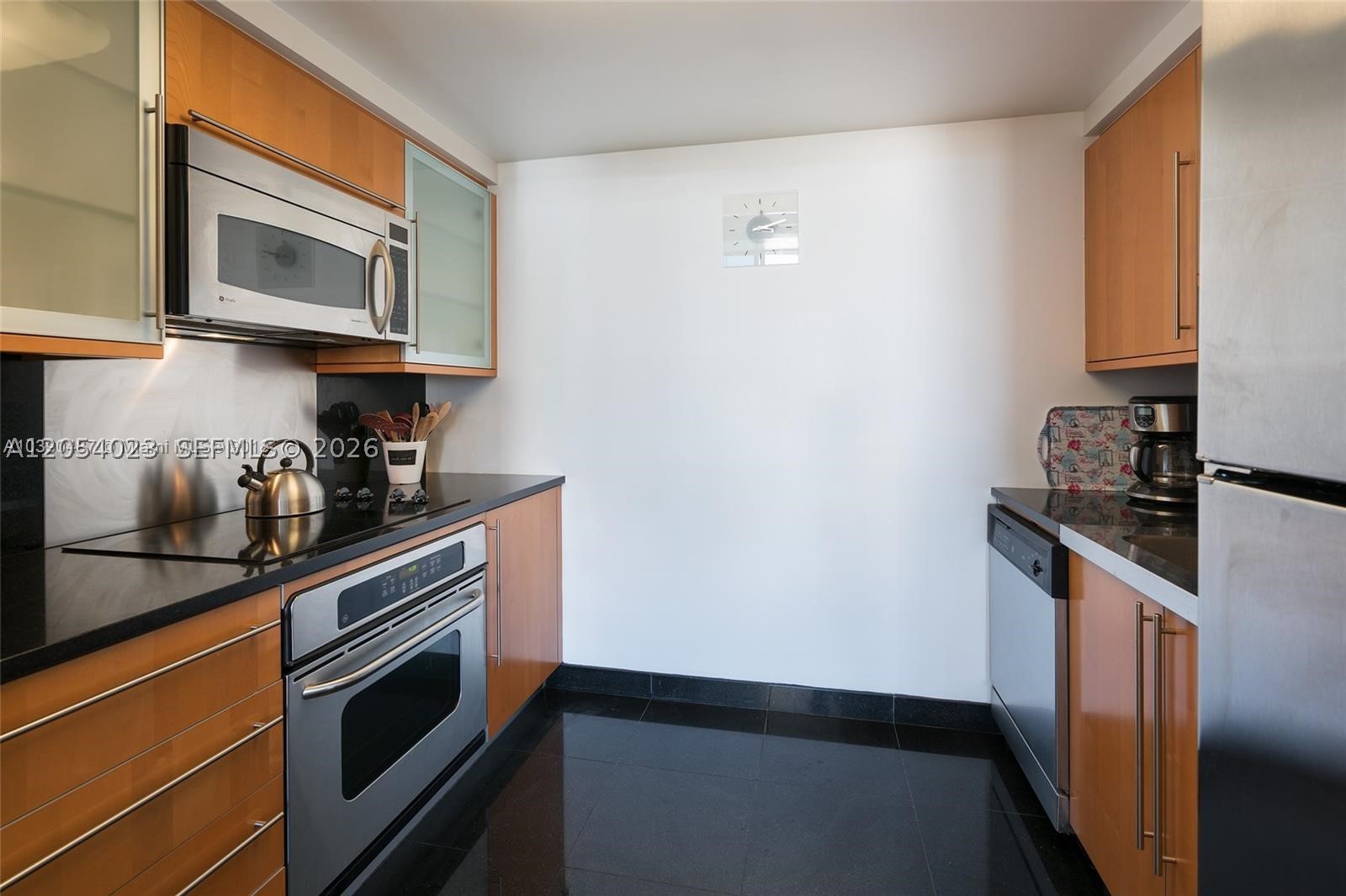 6365 Collins Ave 1811 Property Photo 2