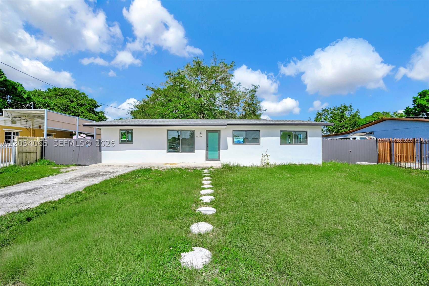 17231 Nw 47th Ct Property Photo 1