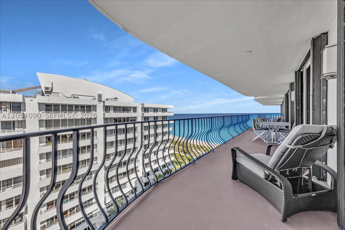 8877 Collins Ave Ph-2 Property Photo 3