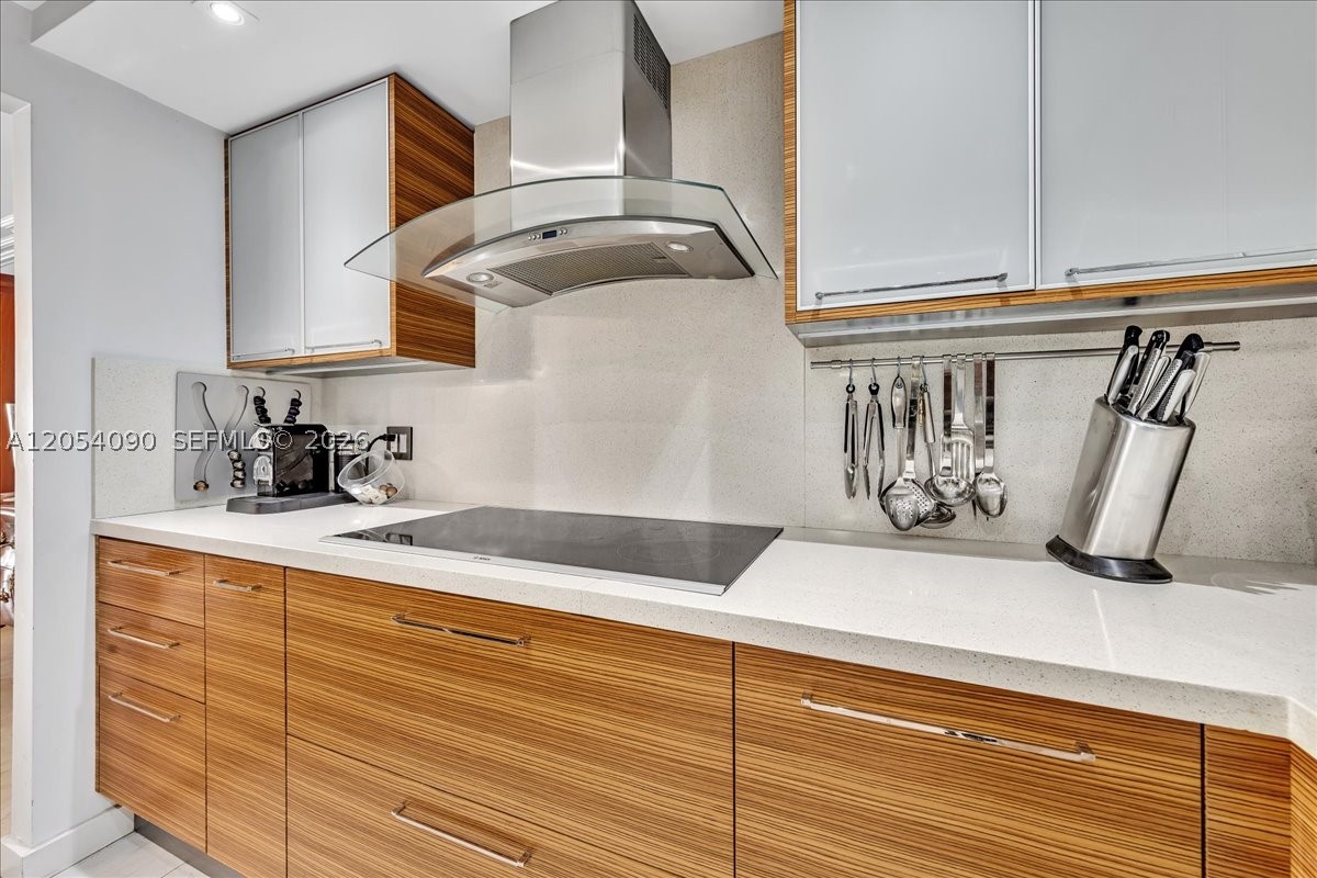 8877 Collins Ave Ph-2 Property Photo 12