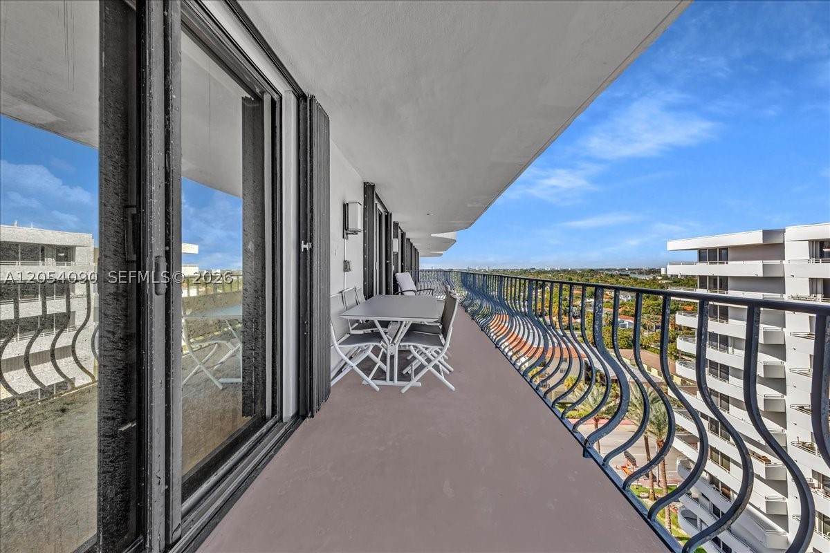 8877 Collins Ave Ph-2 Property Photo 23