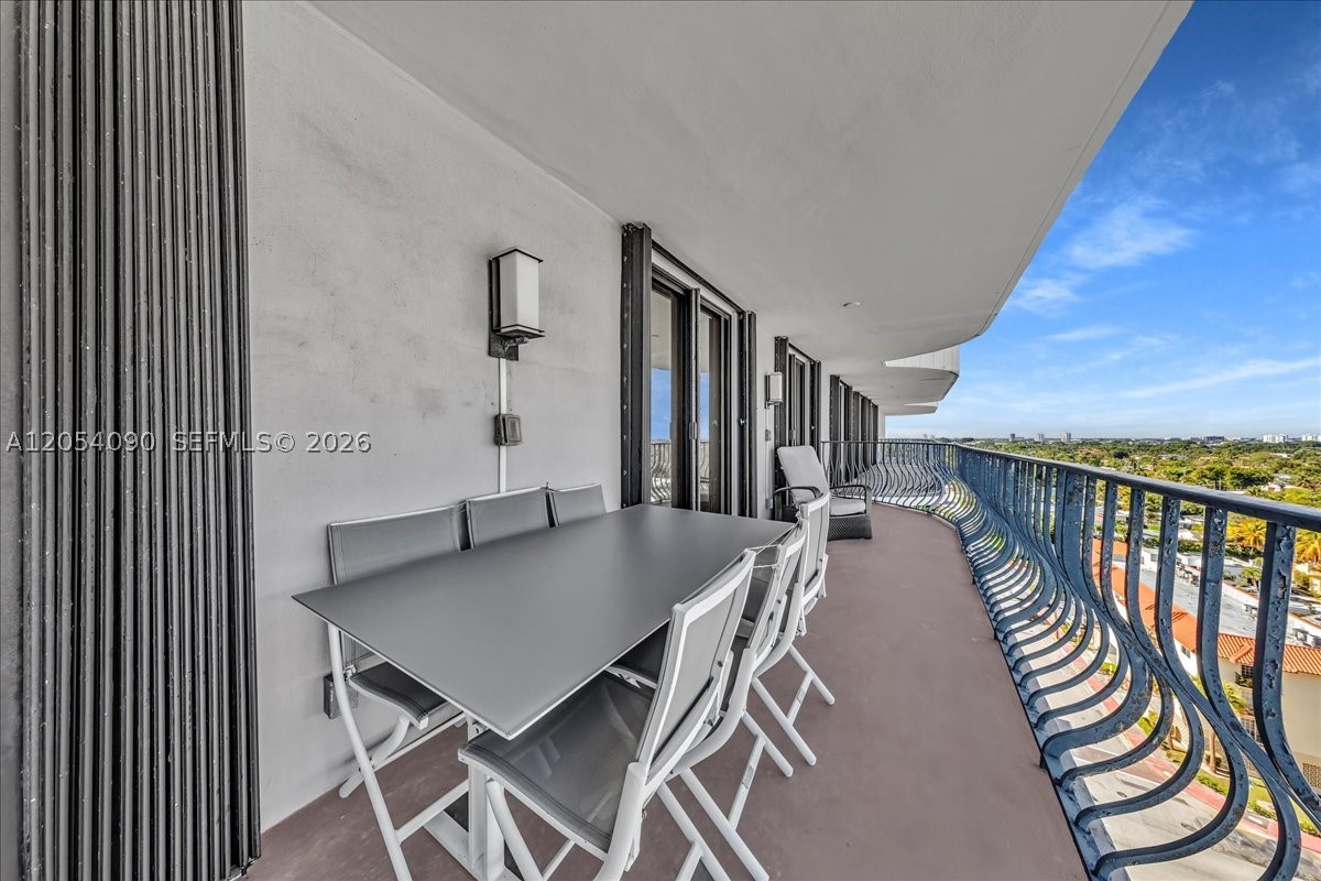 8877 Collins Ave Ph-2 Property Photo 24