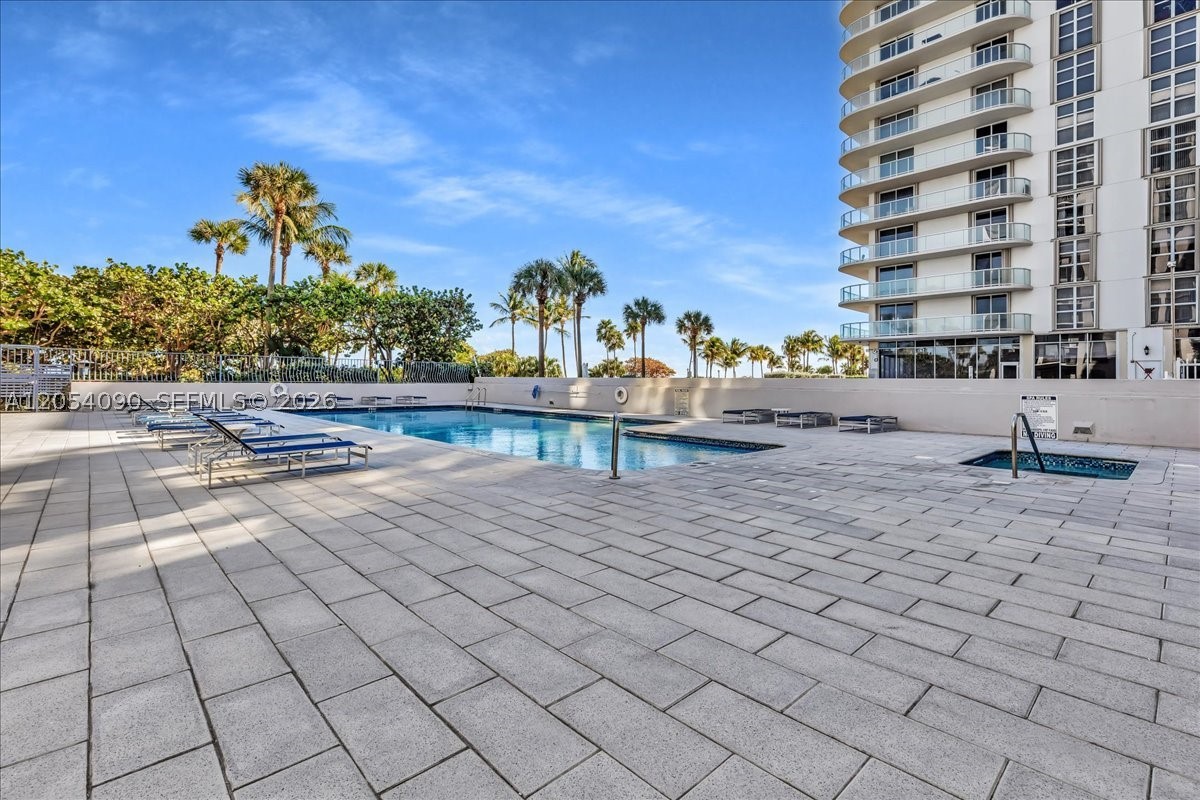 8877 Collins Ave Ph-2 Property Photo 42
