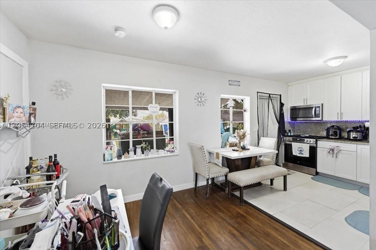 A12054104 Property Photo 6
