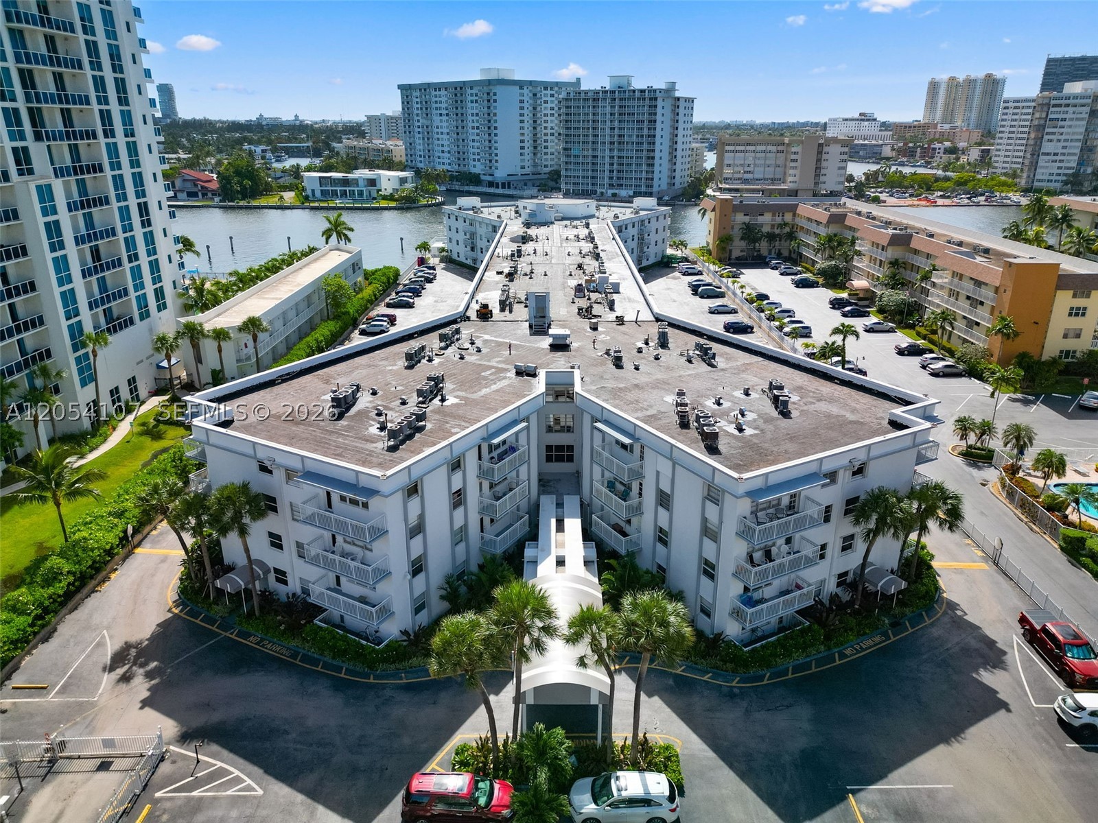 1913 S Ocean Dr 208 Property Photo 26