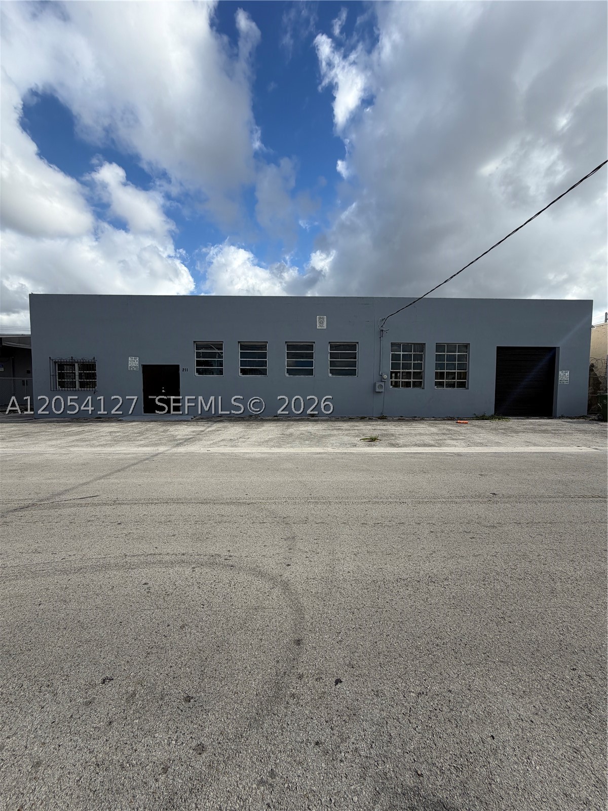 211 W 22nd St Property Photo 1