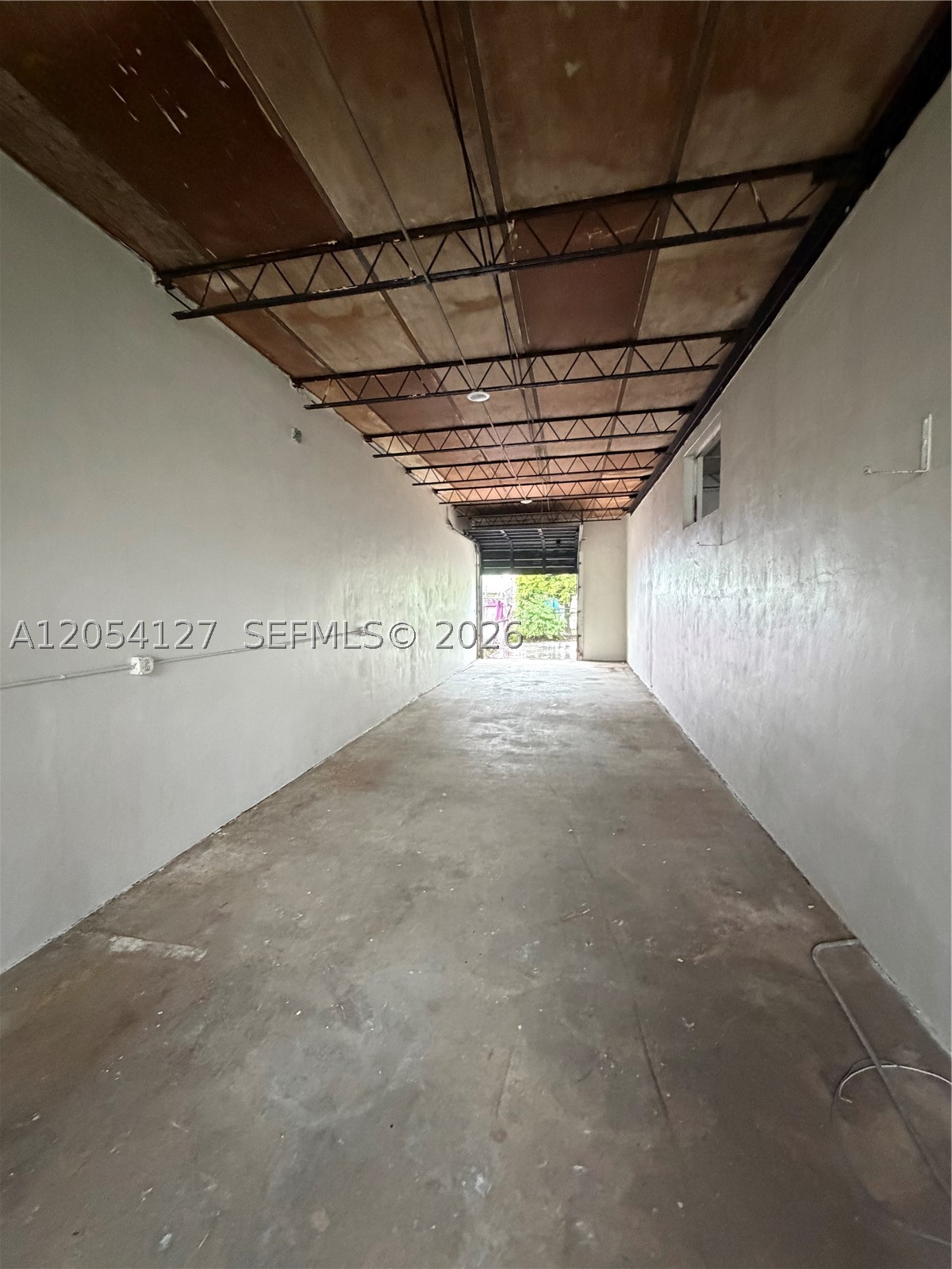 211 W 22nd St Property Photo 5