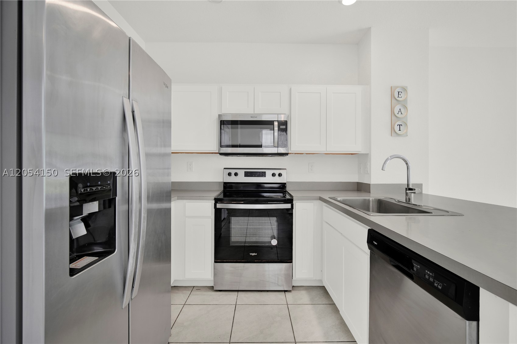 1161 Sw 8th Ave Property Photo 3