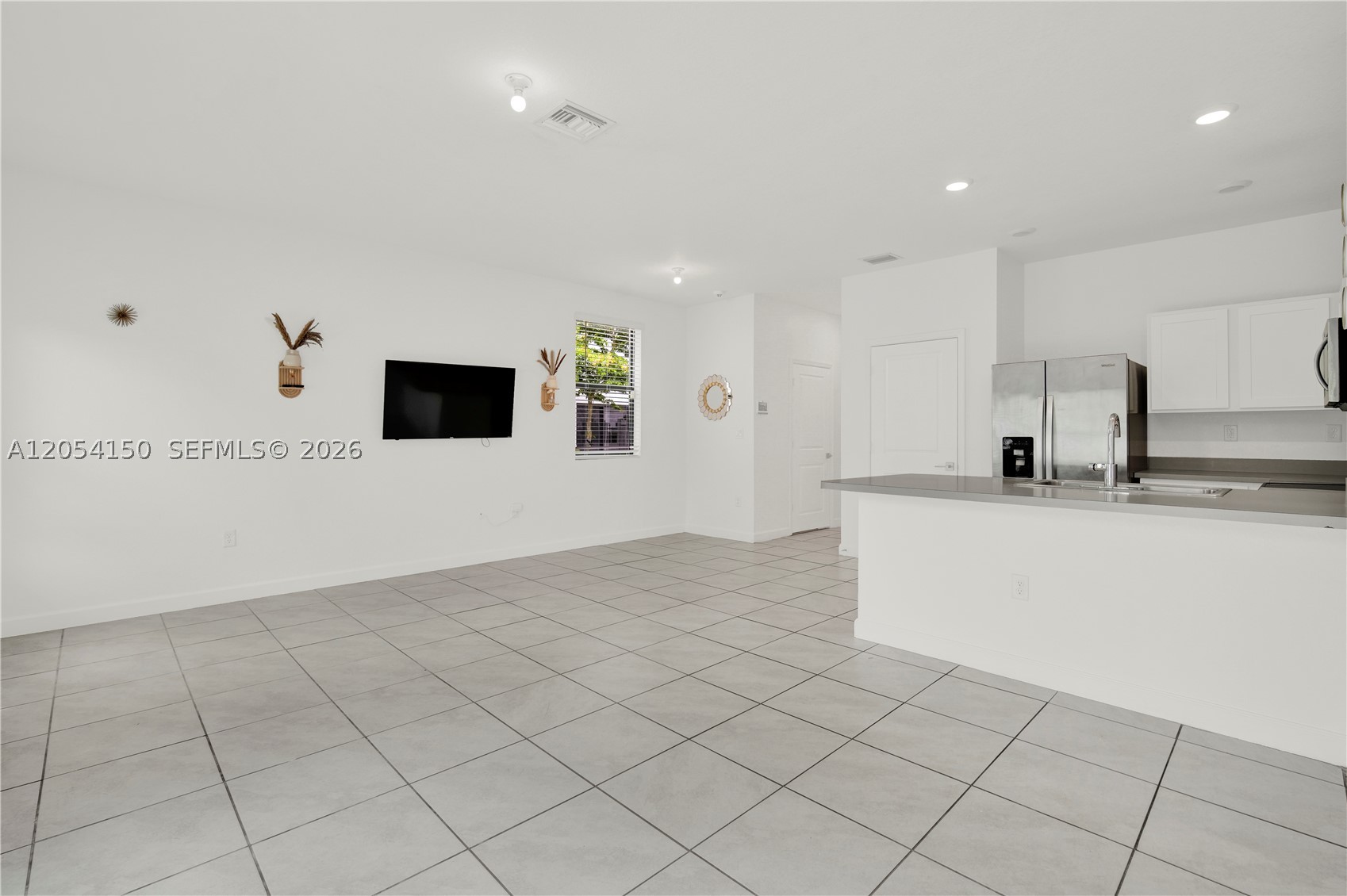 1161 Sw 8th Ave Property Photo 4