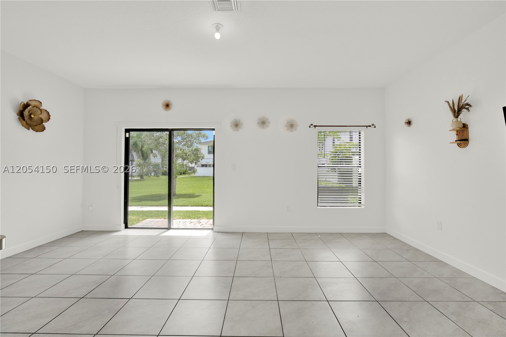 1161 Sw 8th Ave Property Photo 5