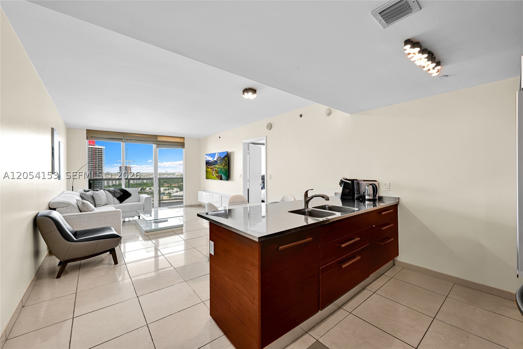 1850 S Ocean Dr 2009 Property Photo 6