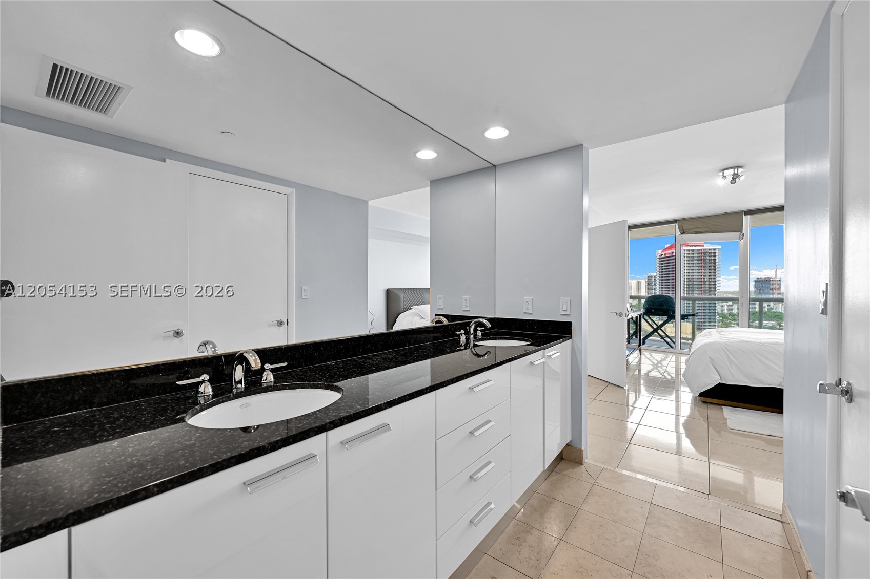 1850 S Ocean Dr 2009 Property Photo 15