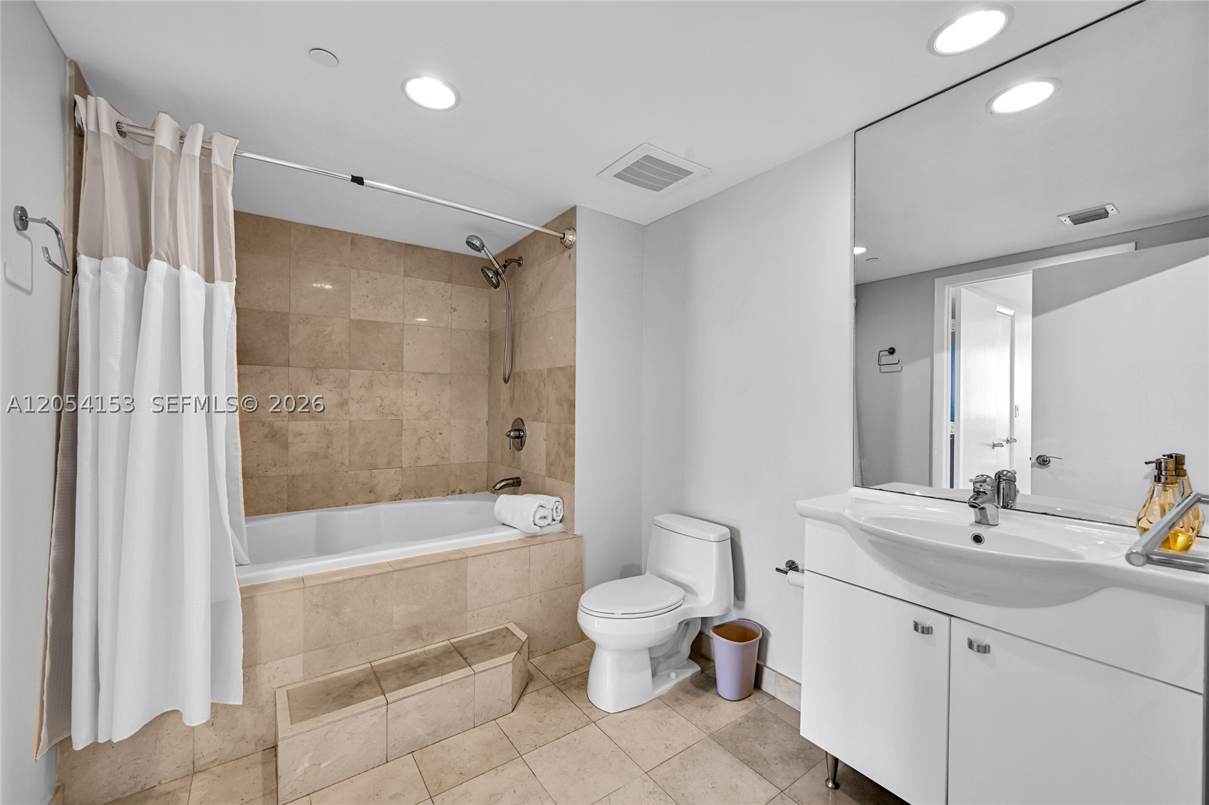 1850 S Ocean Dr 2009 Property Photo 16