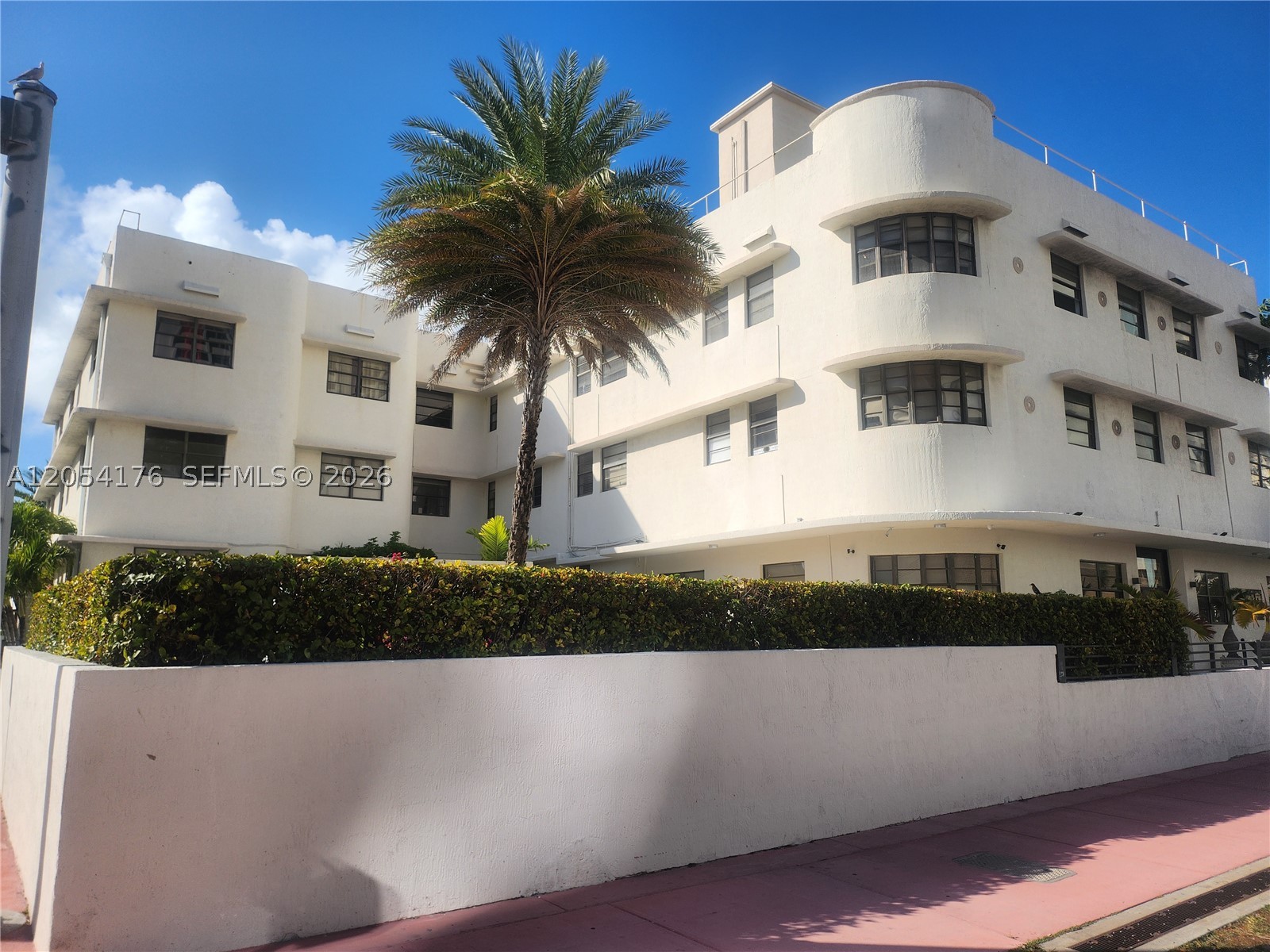 2700 Collins Ave 202 Property Photo 1
