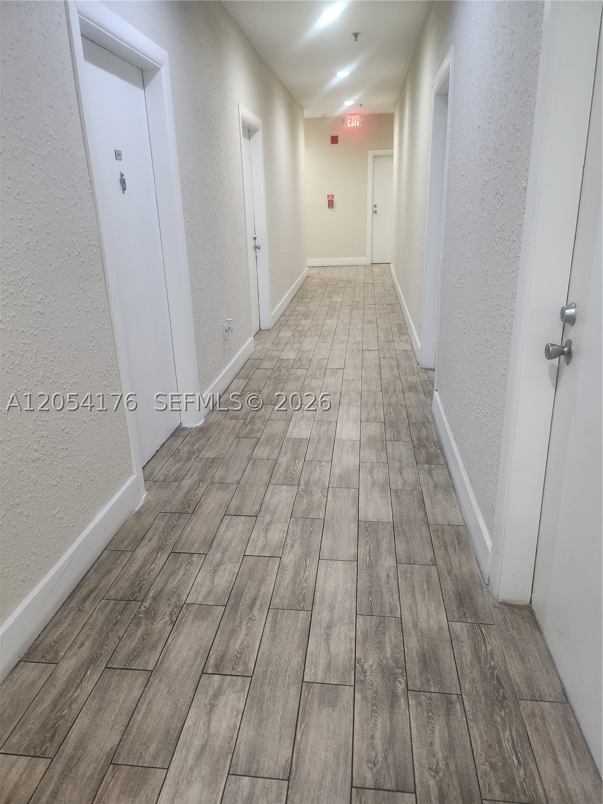 2700 Collins Ave 202 Property Photo 7