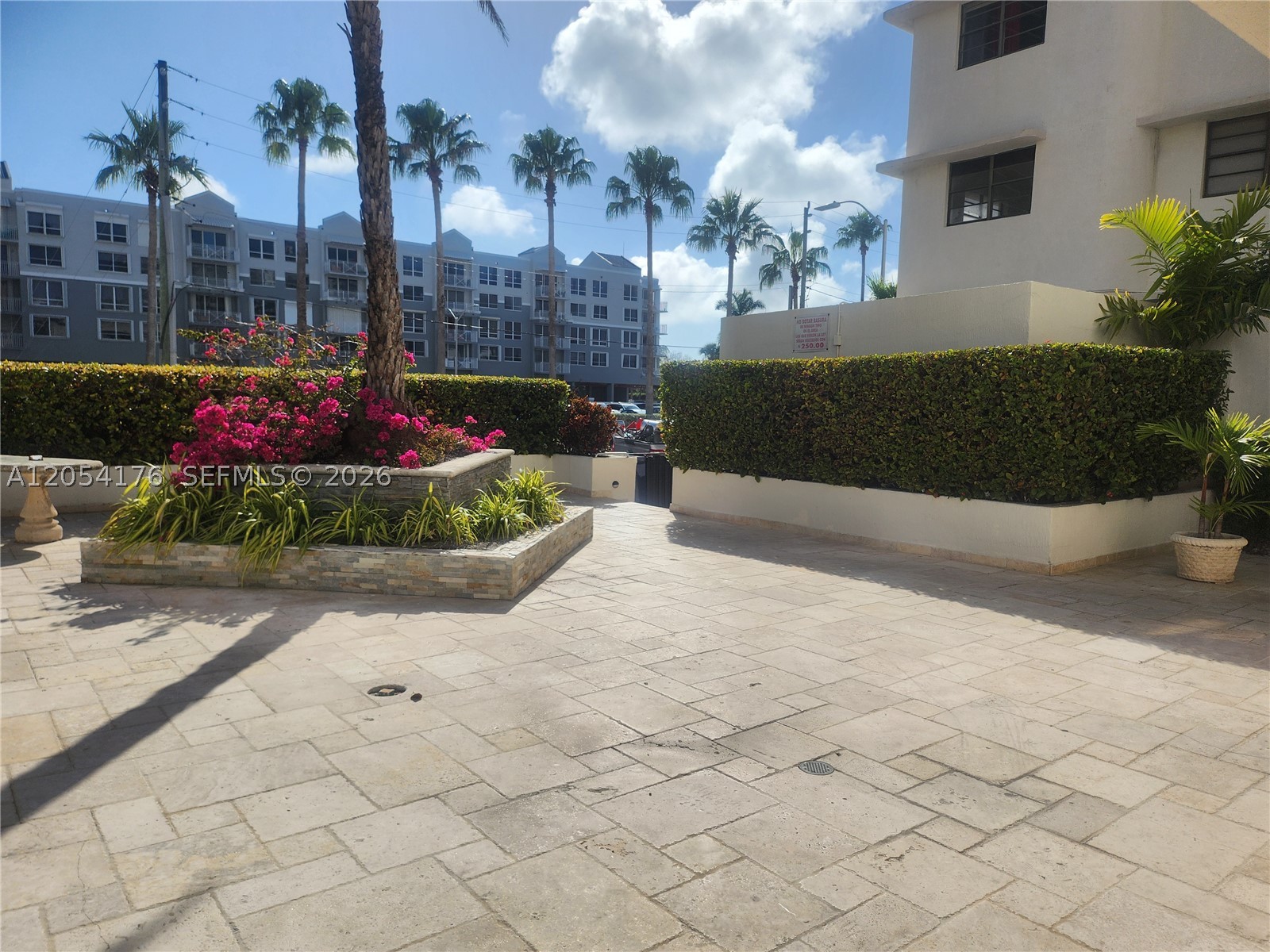 2700 Collins Ave 202 Property Photo 9