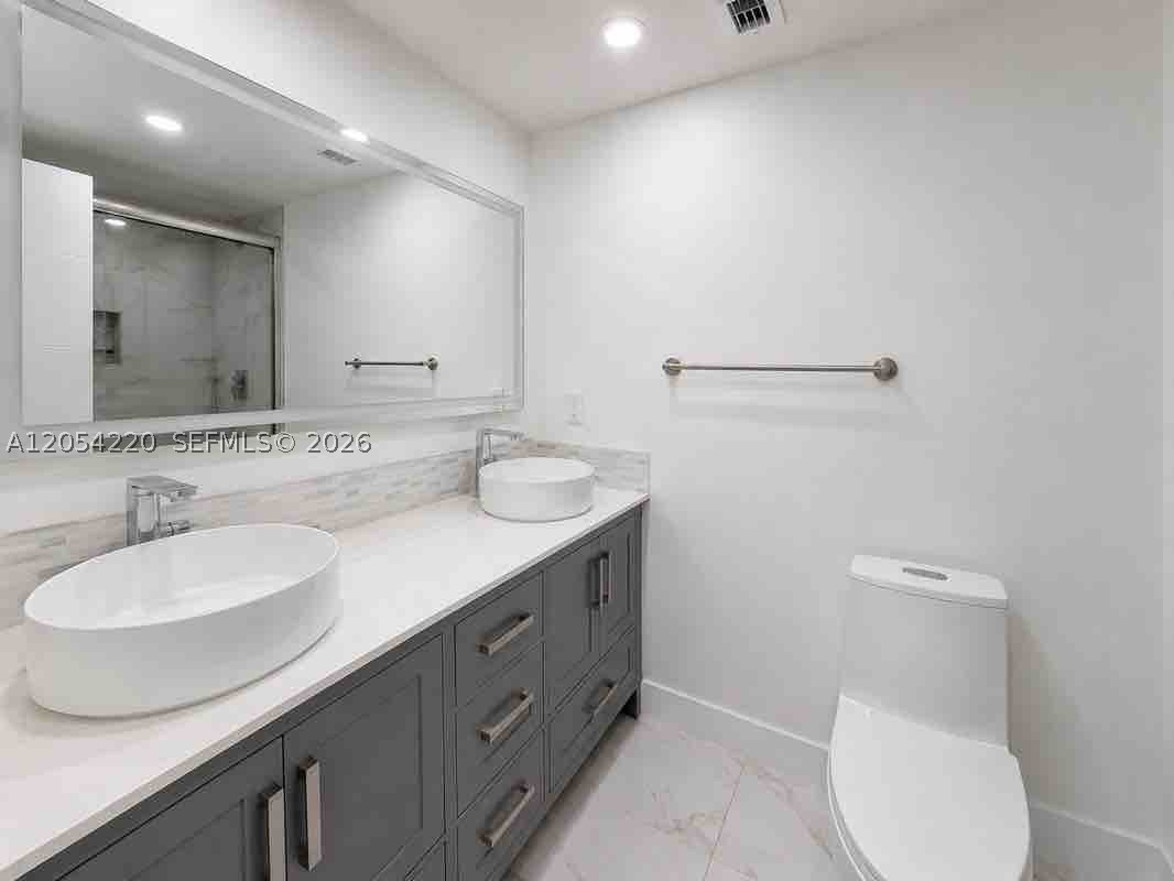 500 Bayview Dr 232 Property Photo 8