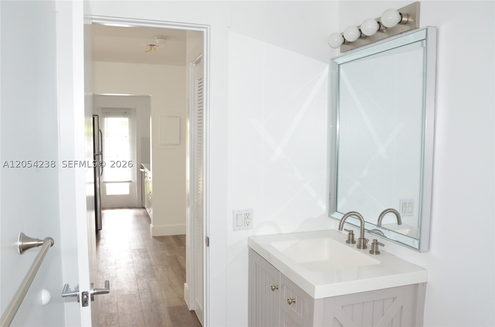35 Edgewater Dr 104 Property Photo 10