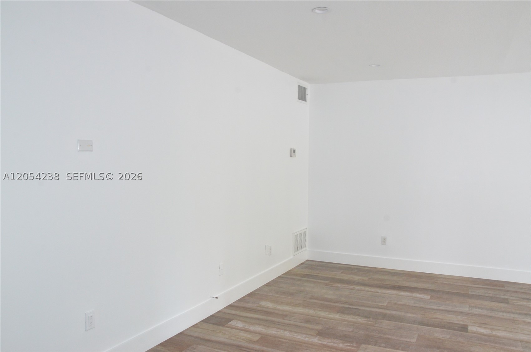 35 Edgewater Dr 104 Property Photo 12