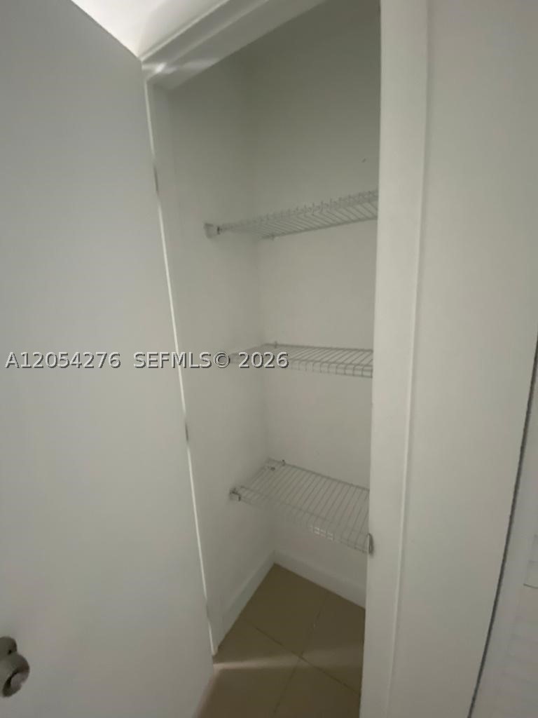 423 E 27th St 201 Property Photo 15