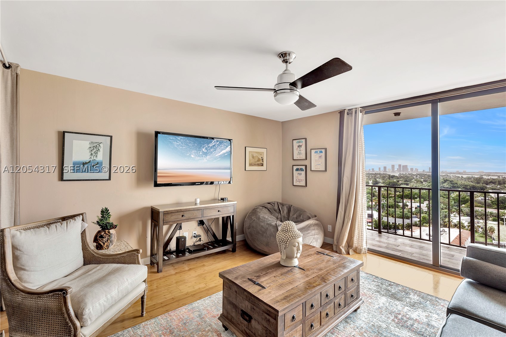 2625 Collins Ave 1609 Property Photo 4