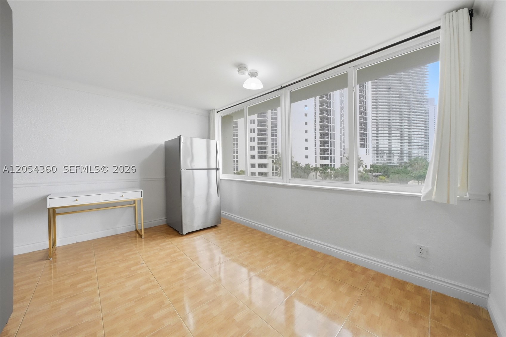 19201 Collins Ave 341 Property Photo 14