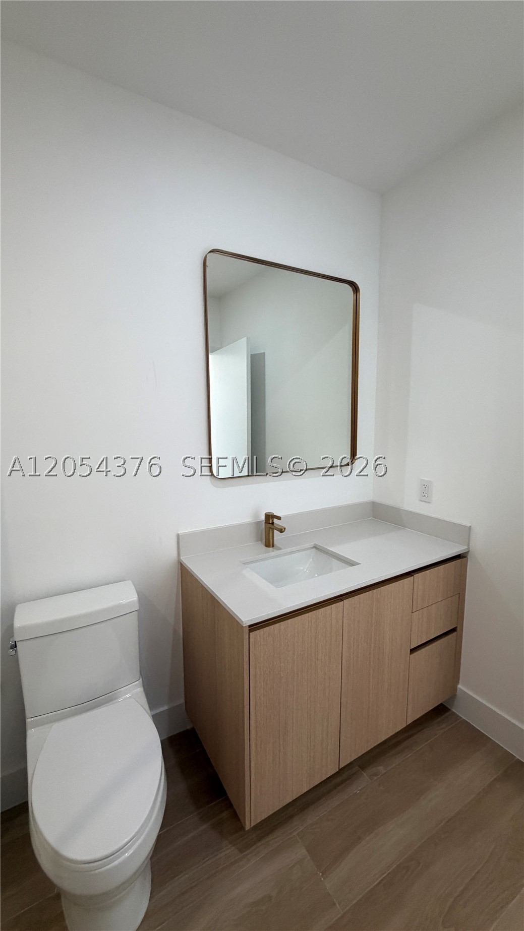 90 Ne 32nd Ave. Ph17 Property Photo 27