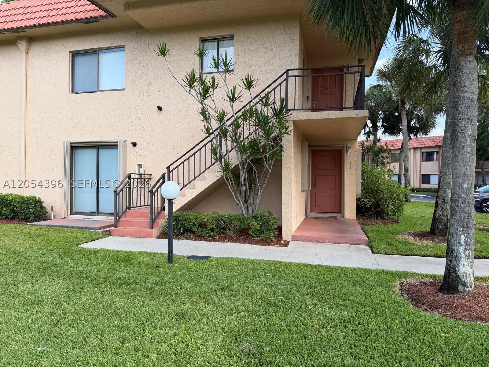 178 Lakeview Dr 101 Property Photo 1