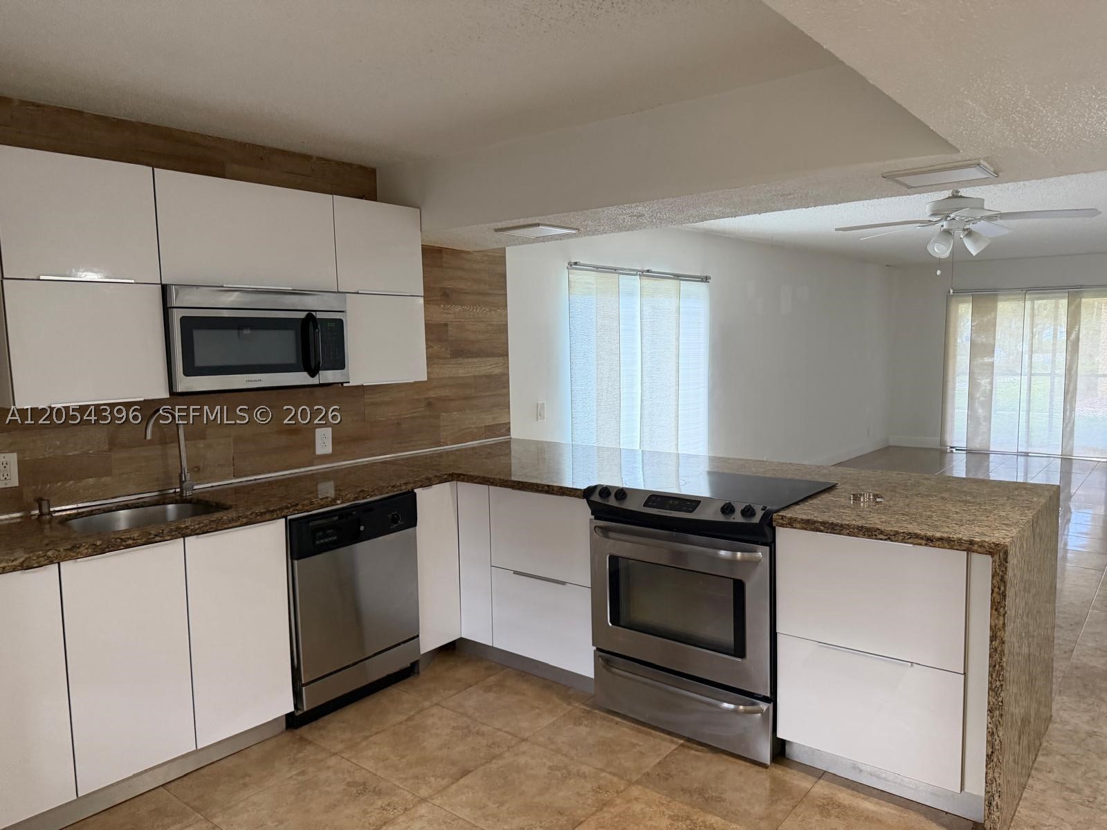 178 Lakeview Dr 101 Property Photo 3