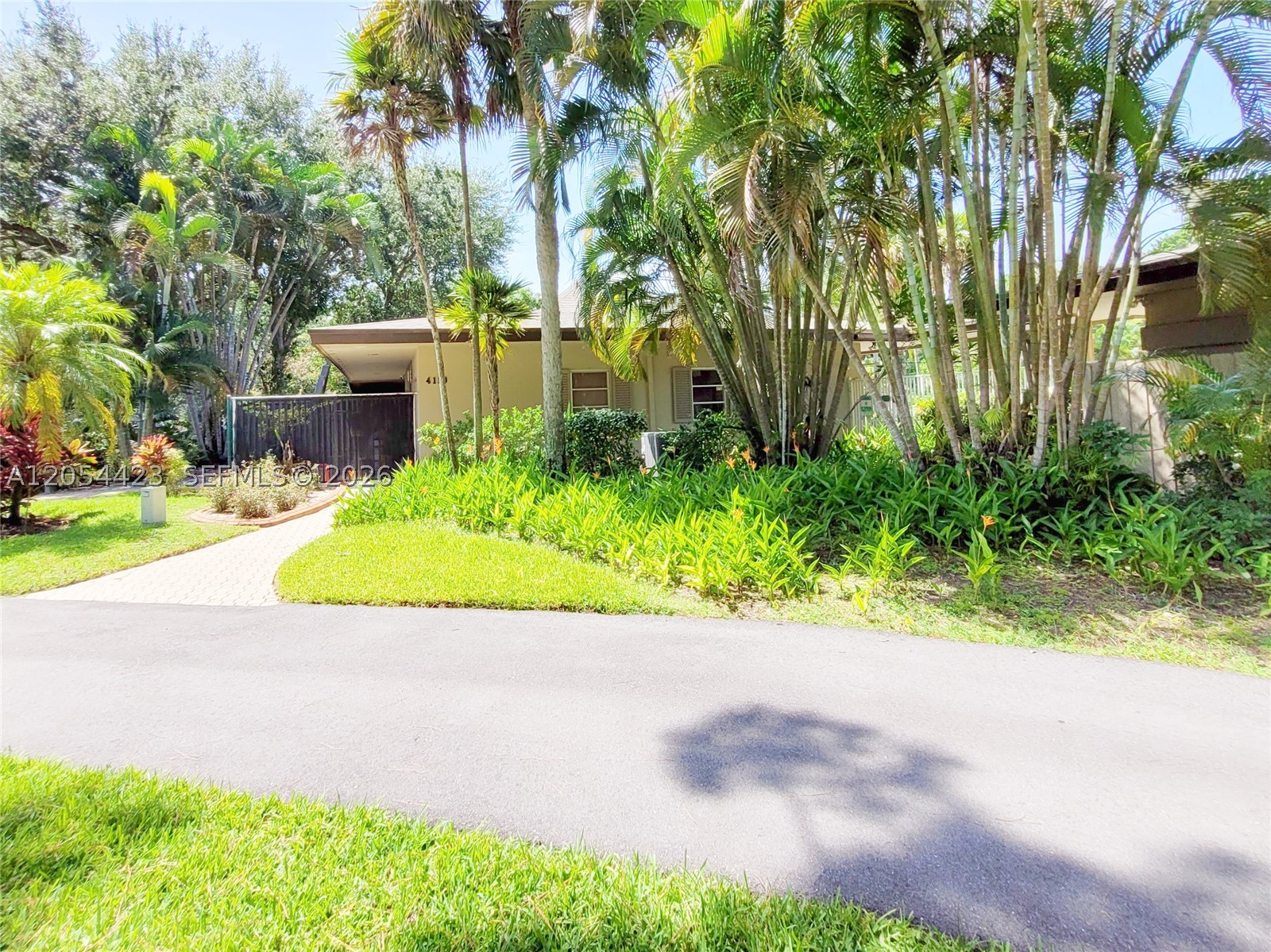 7523 Greenlake Way C Property Photo 33