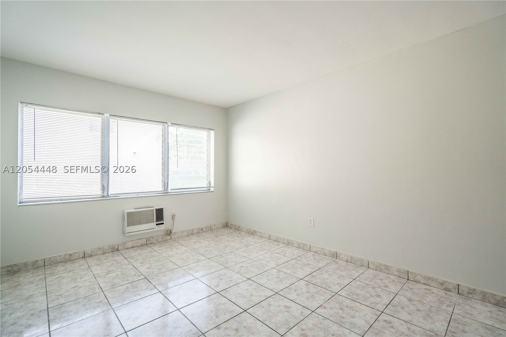 1190 71st St 6 Property Photo 2