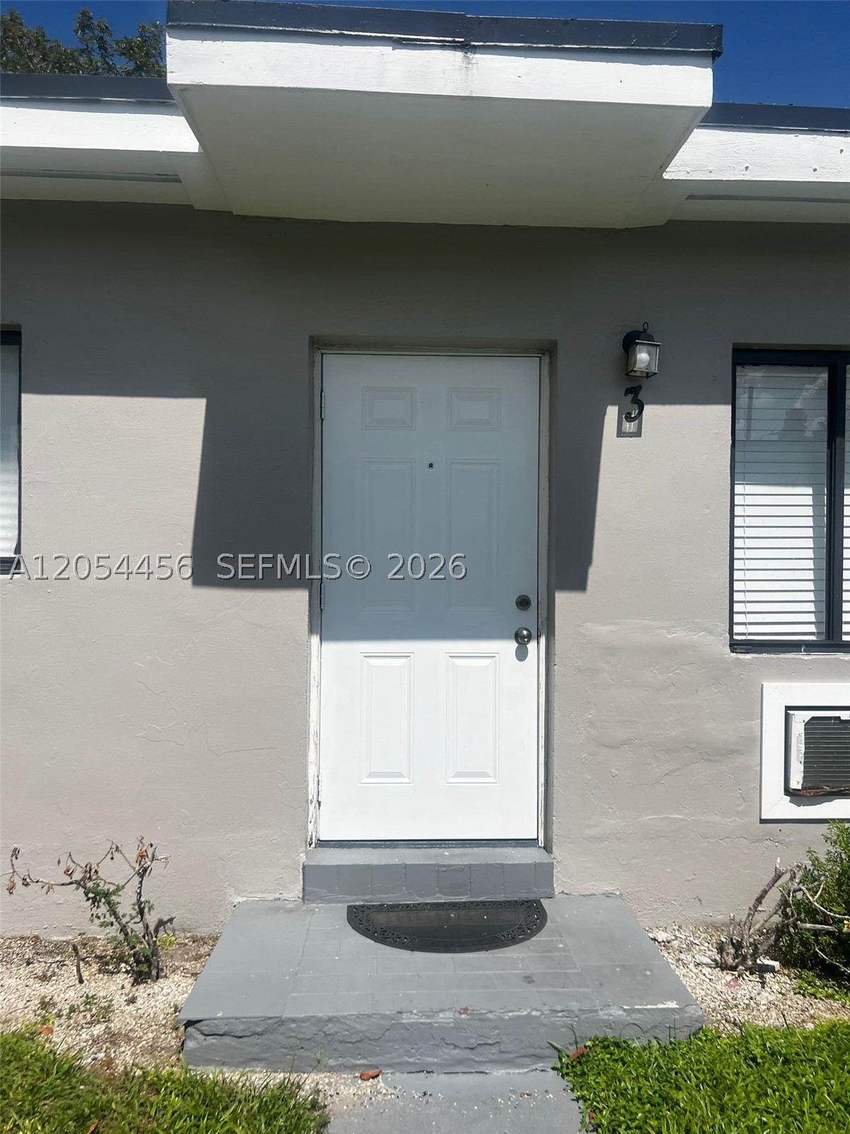 2090 NW 31th St 4 Property Photo 1