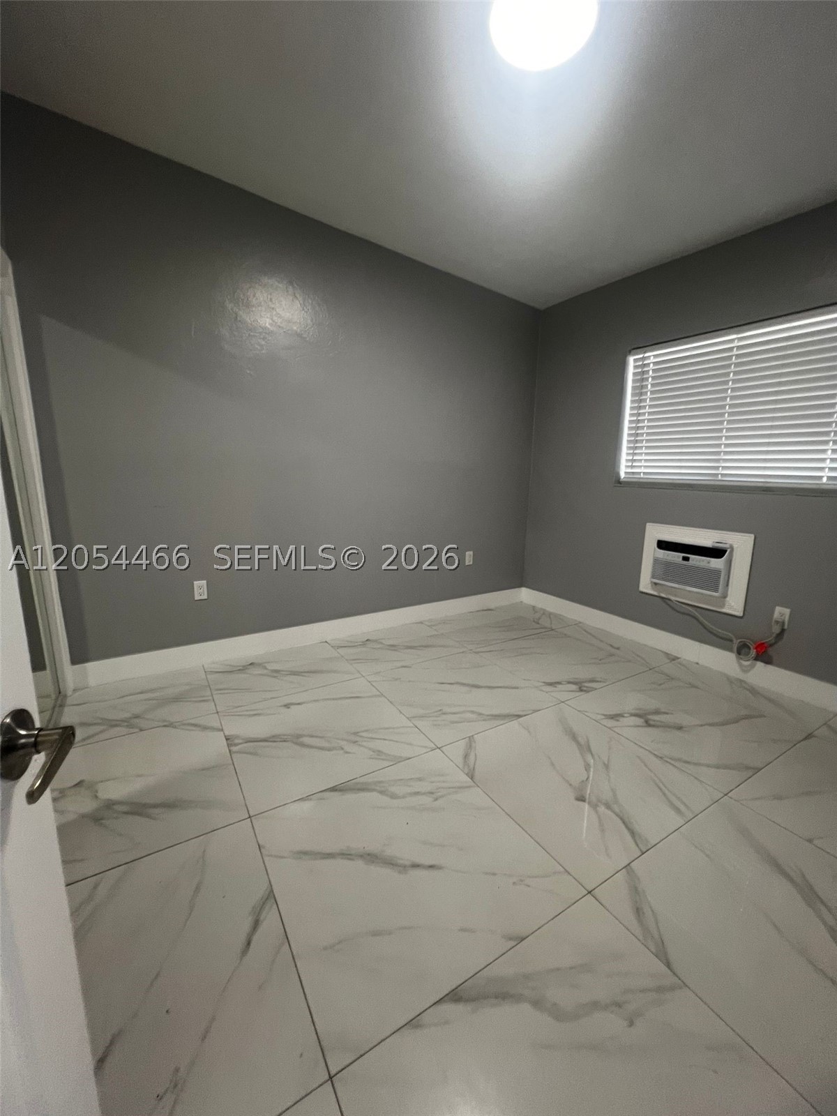 2081 Nw 30th St 3 Property Photo 5