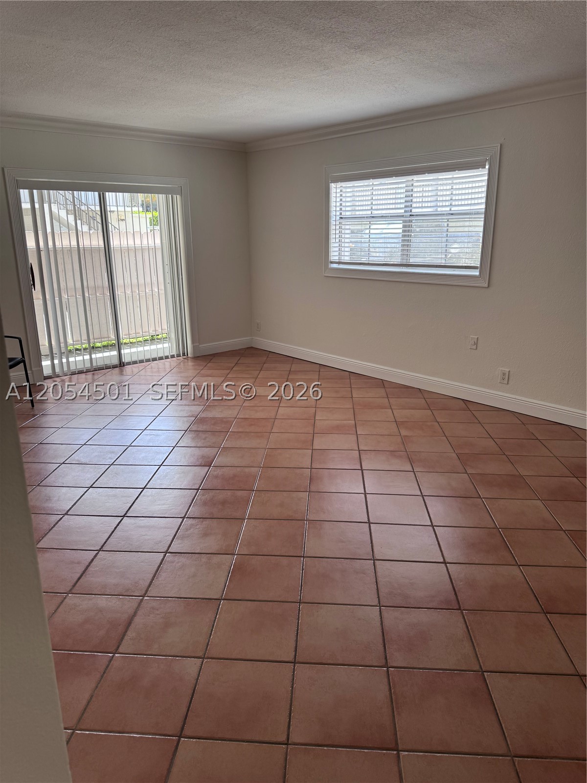 6705 N Kendall Dr 301 Property Photo 4