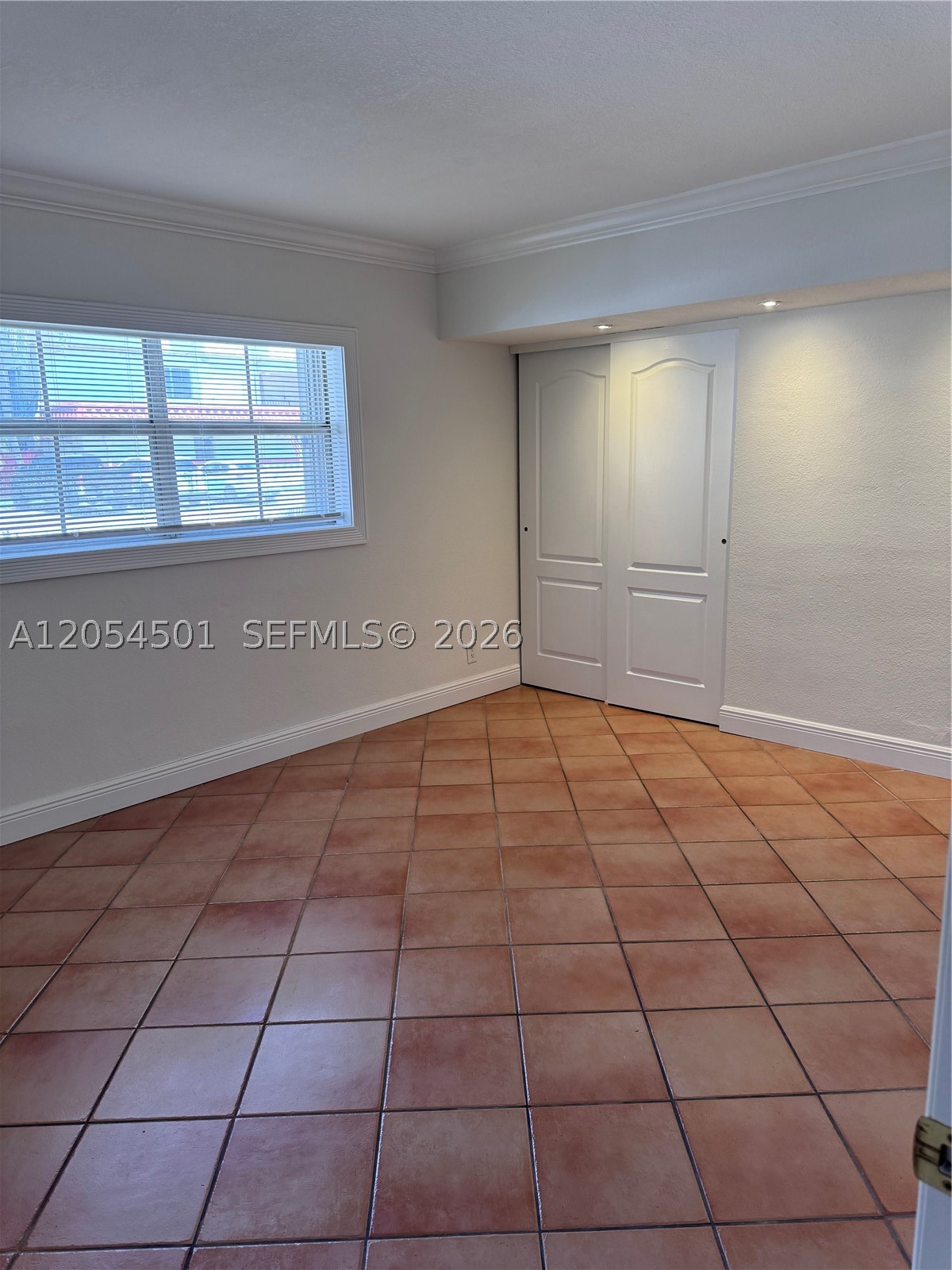 6705 N Kendall Dr 301 Property Photo 8