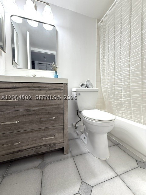 871 Ne 207th Ter 4-102 Property Photo 3