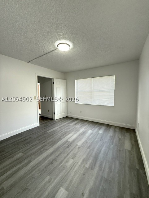 871 Ne 207th Ter 4-102 Property Photo 6
