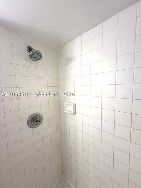 871 Ne 207th Ter 4-102 Property Photo 20