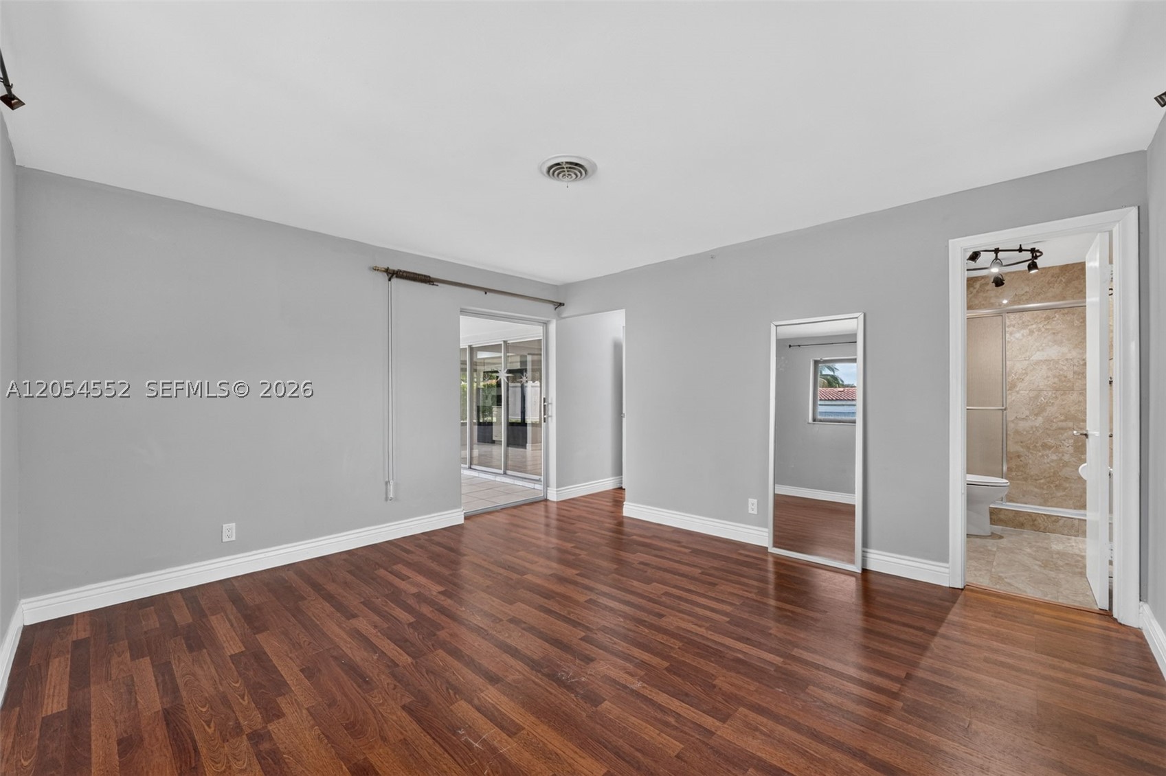 1109 Se 10th St Property Photo 19