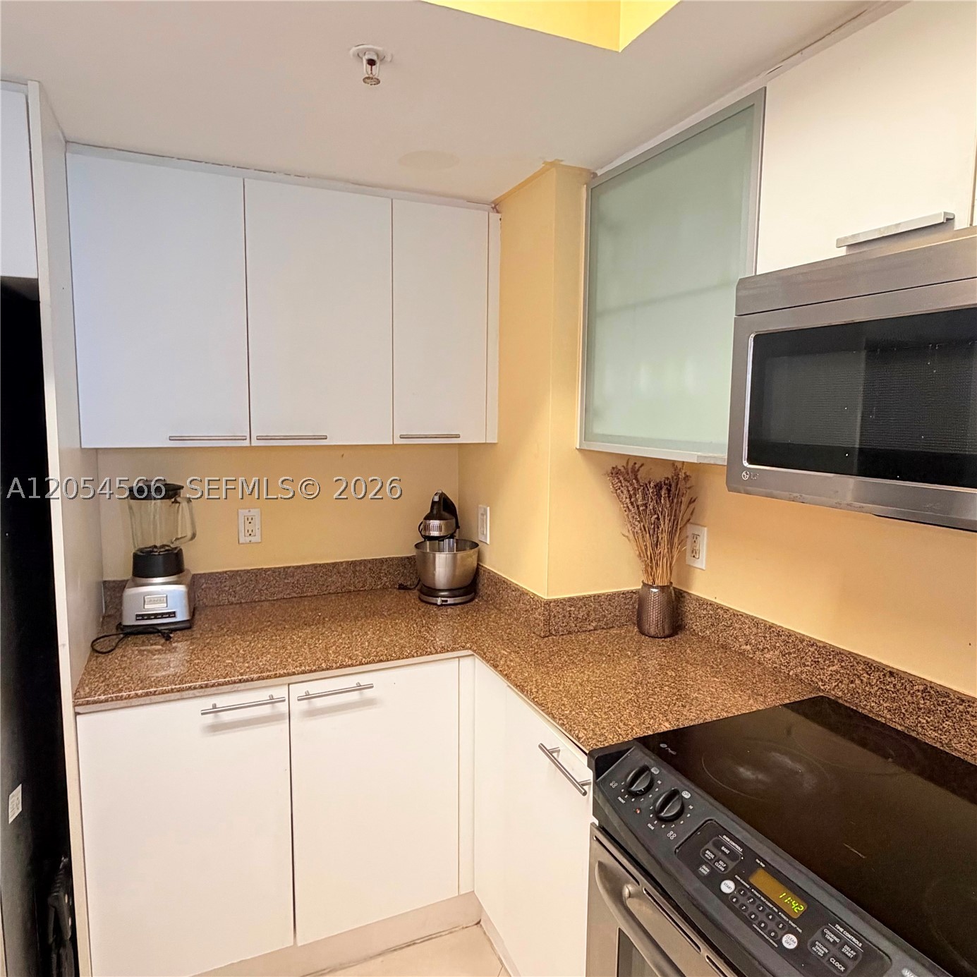 16699 Collins Ave 1410 Property Photo 7