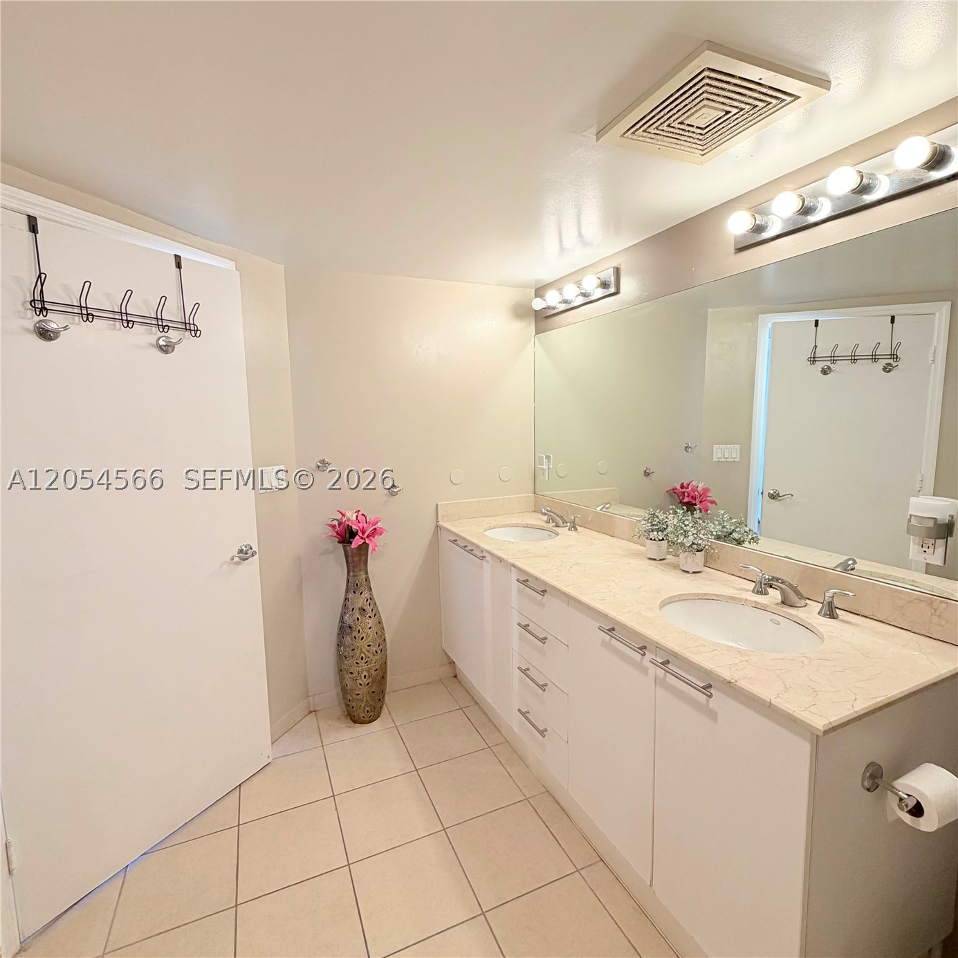 16699 Collins Ave 1410 Property Photo 33