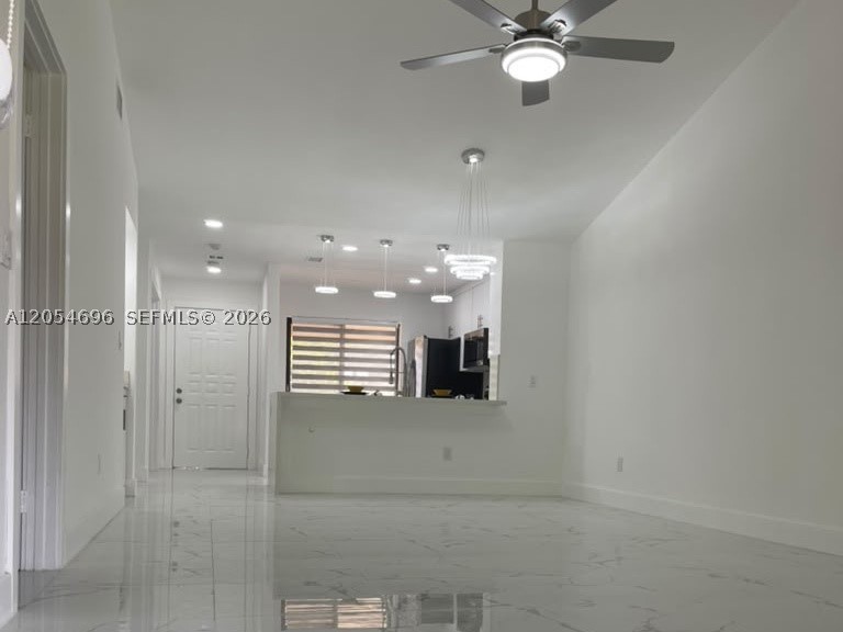 400 Club Cir 202 Property Photo 8