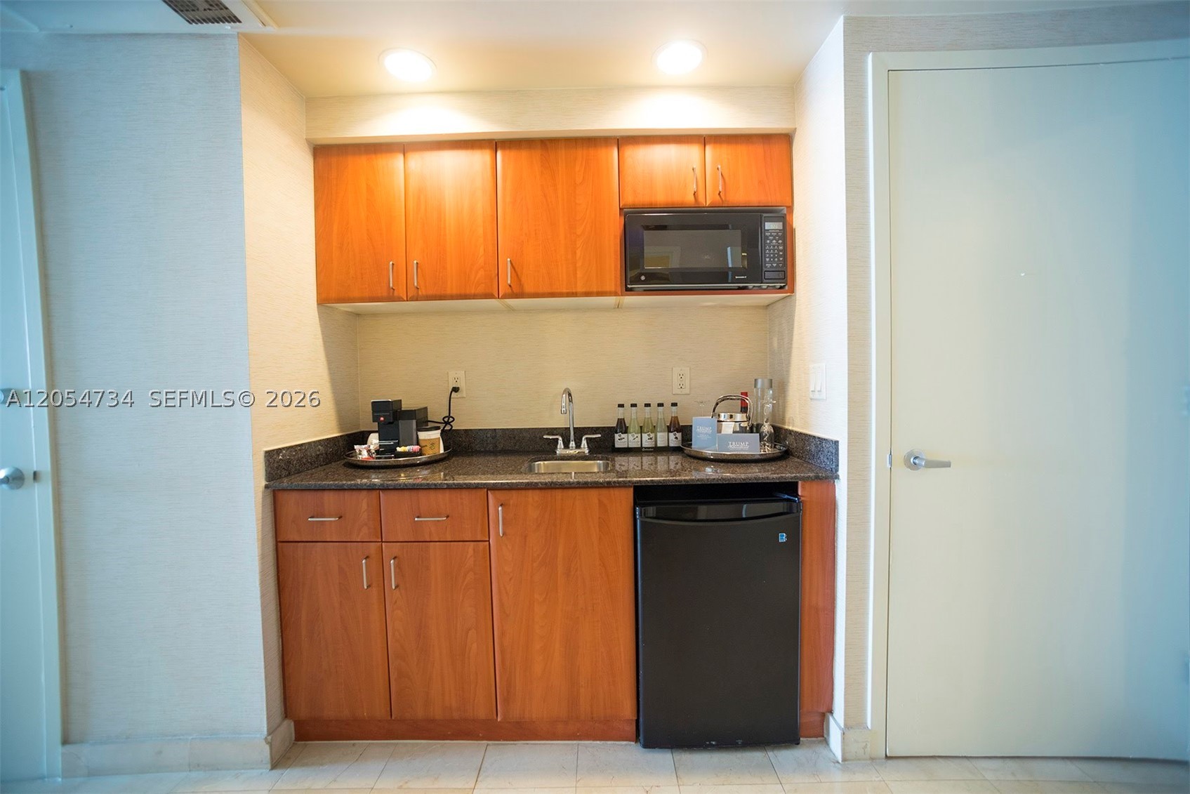 18001 Collins Ave 2711 Property Photo 14