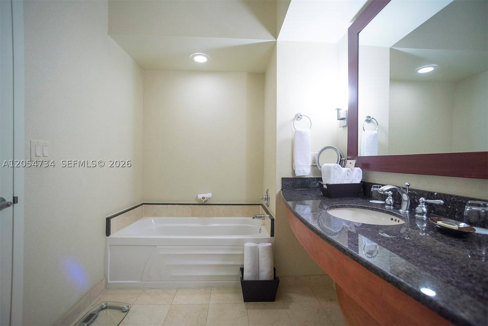 18001 Collins Ave 2711 Property Photo 17