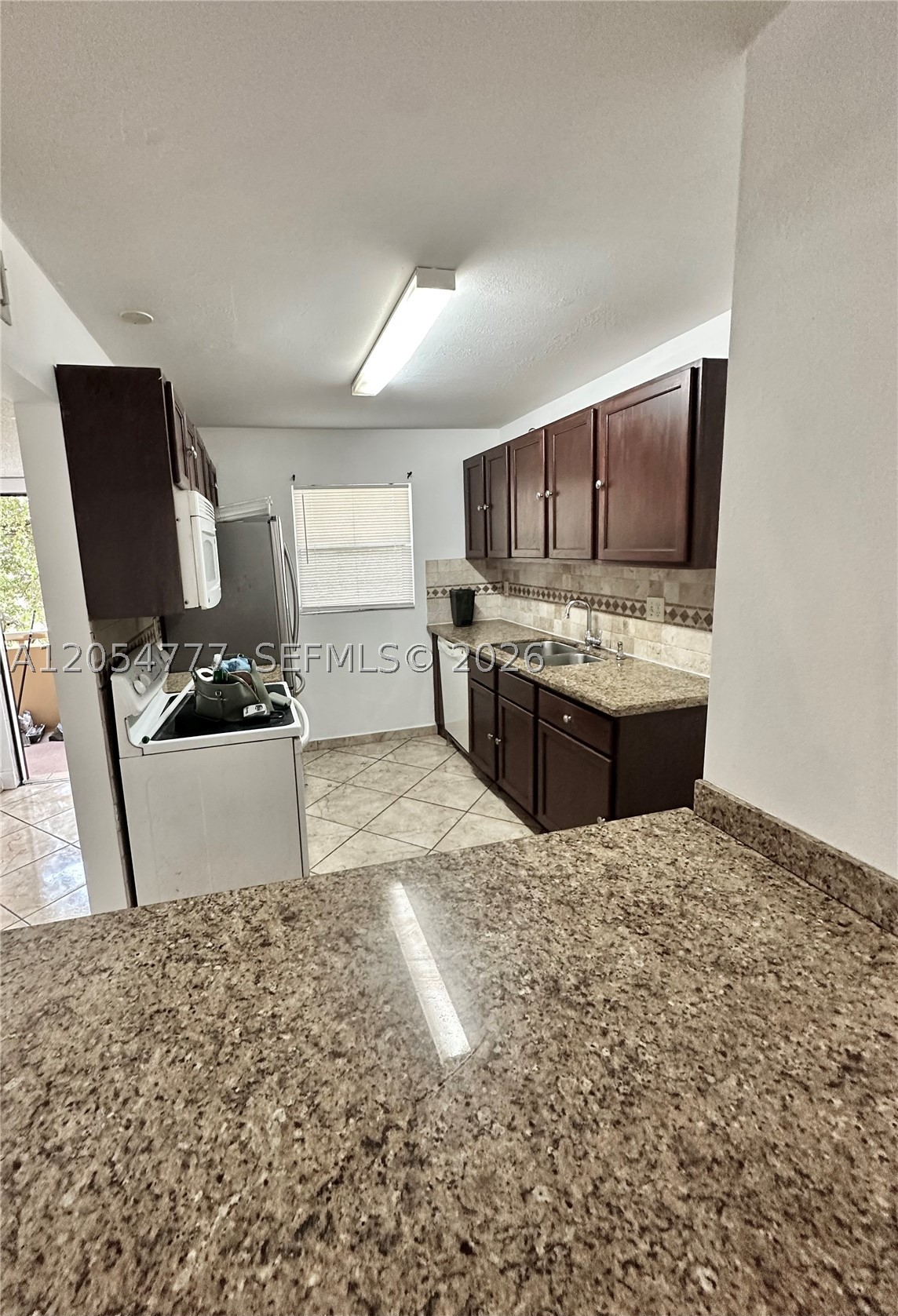 4111 Stirling Rd 408 Property Photo 4