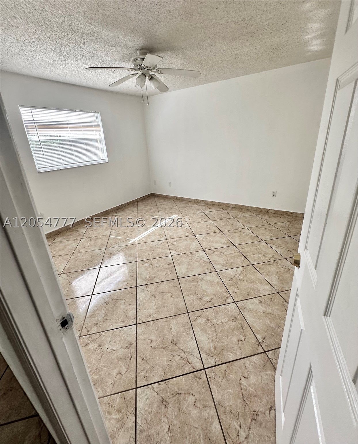 4111 Stirling Rd 408 Property Photo 8