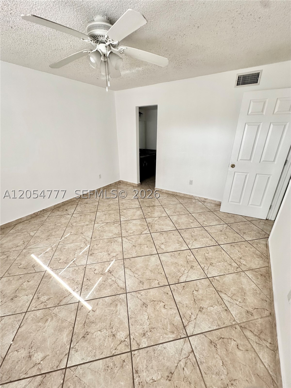 4111 Stirling Rd 408 Property Photo 9