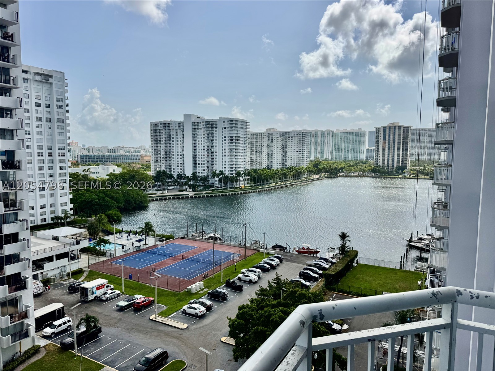 18051 Biscayne Blvd 1002 Property Photo 1
